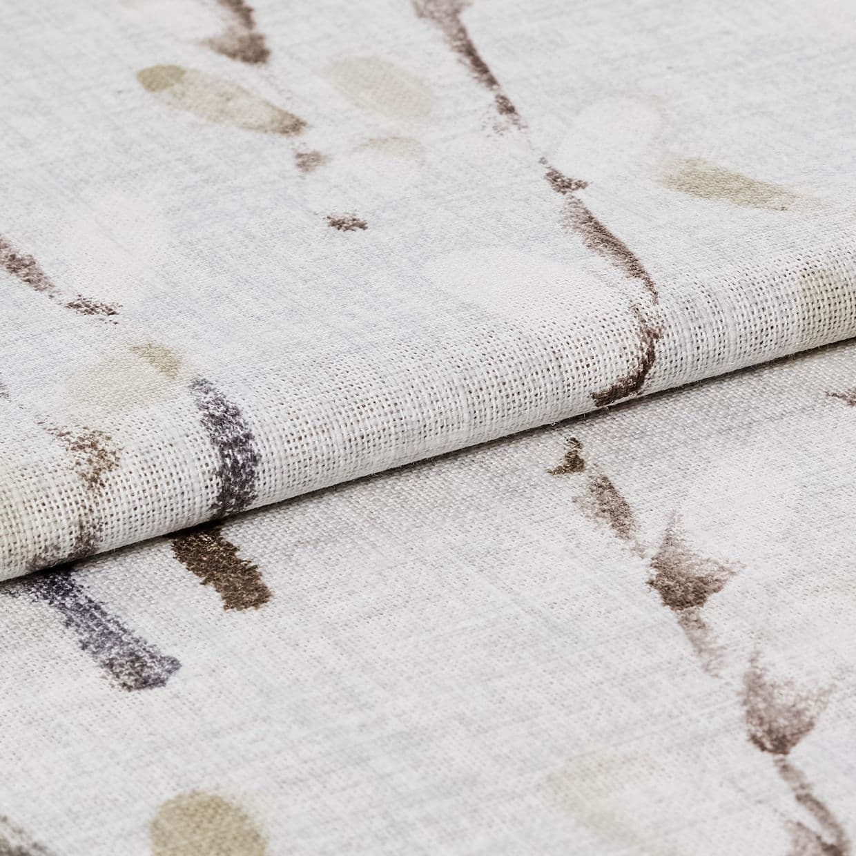 Amerlia Clay Roman blind