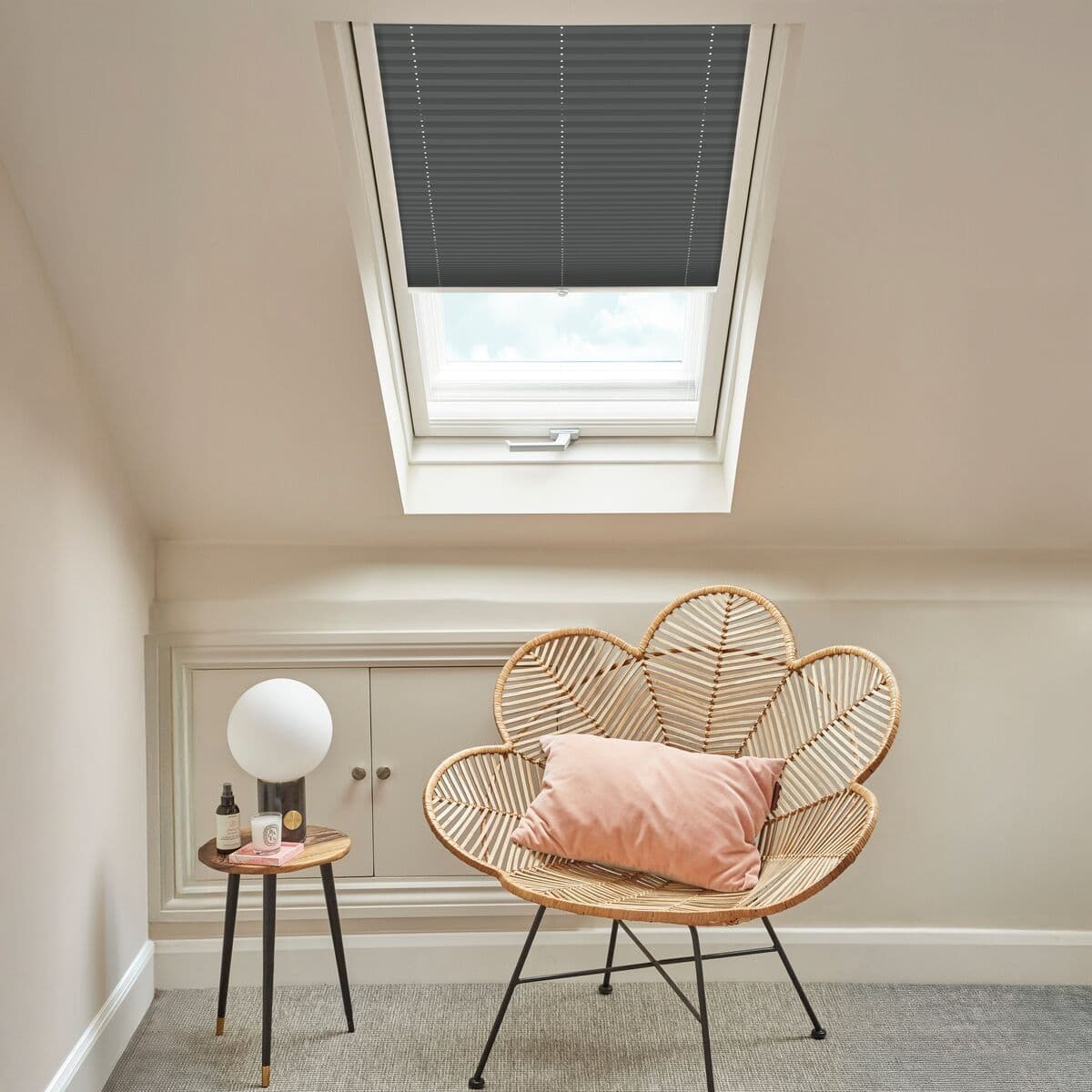 Solartex Chintz Anthracite Pleated blind