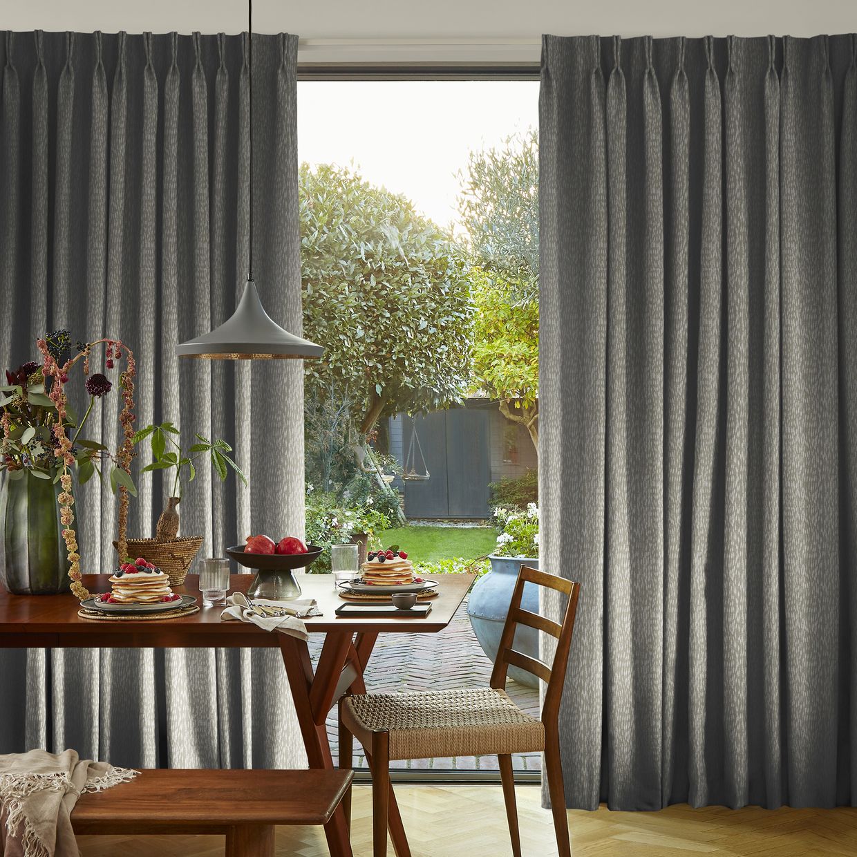 Daze Silver Curtain
