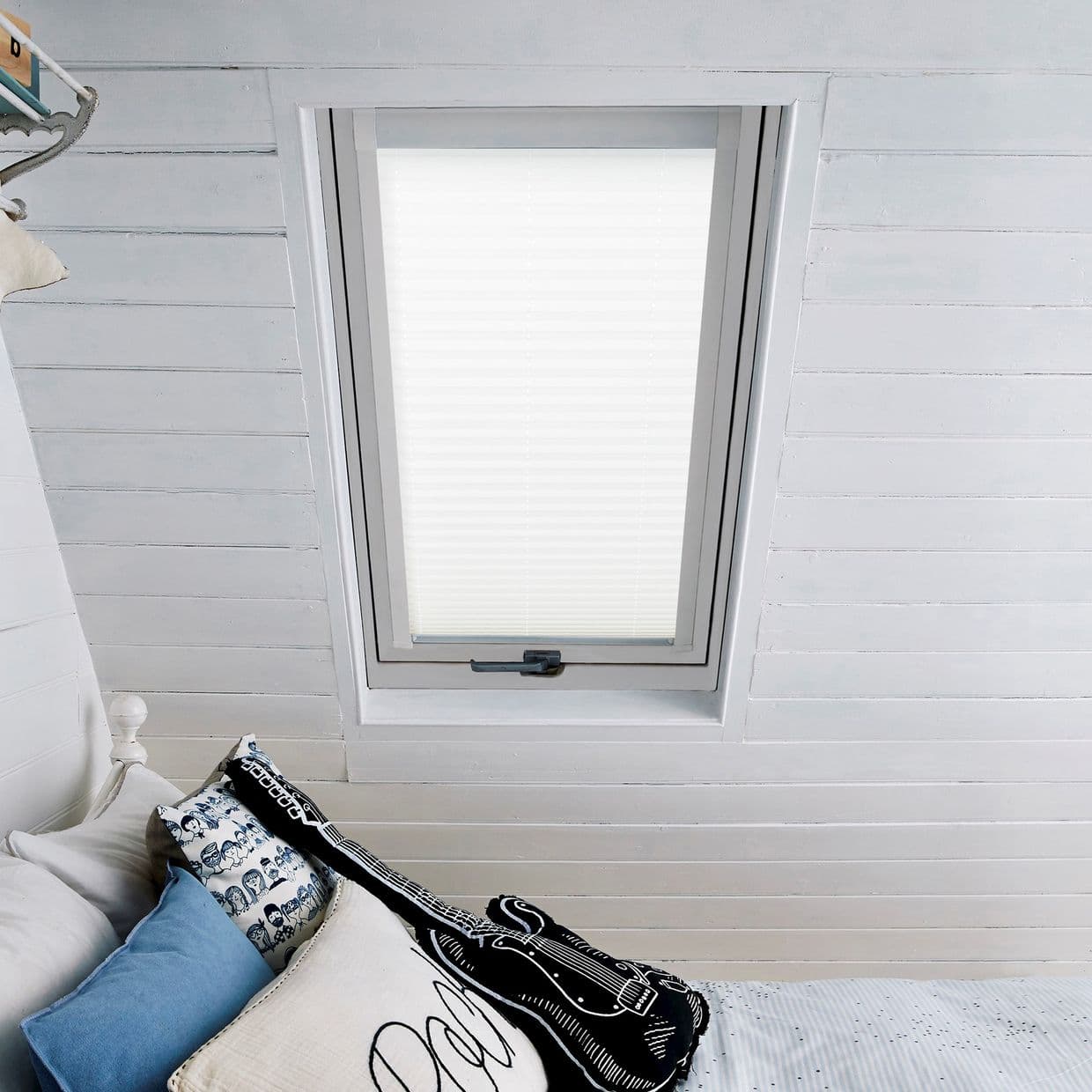 Mini Stripe White Skylight Pleated Blind