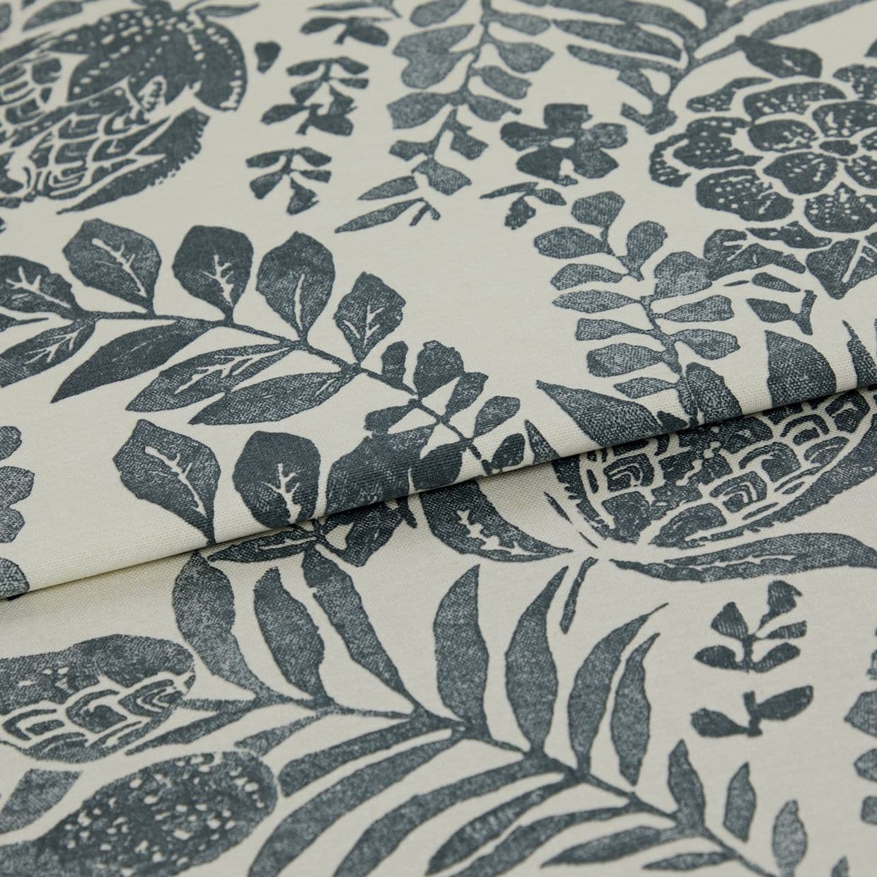 Morris Navy Roman blind