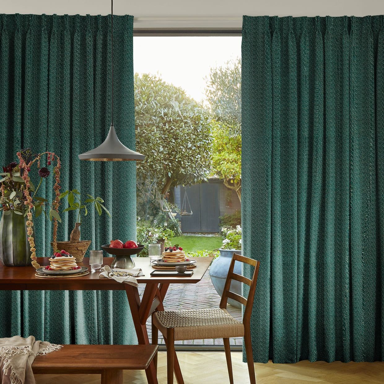 Wave Emerald Curtain