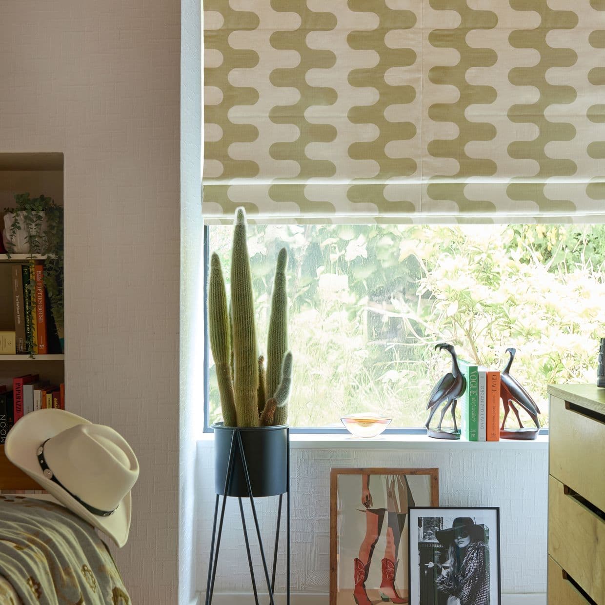 Retro Wave Pistachio Roman Blind