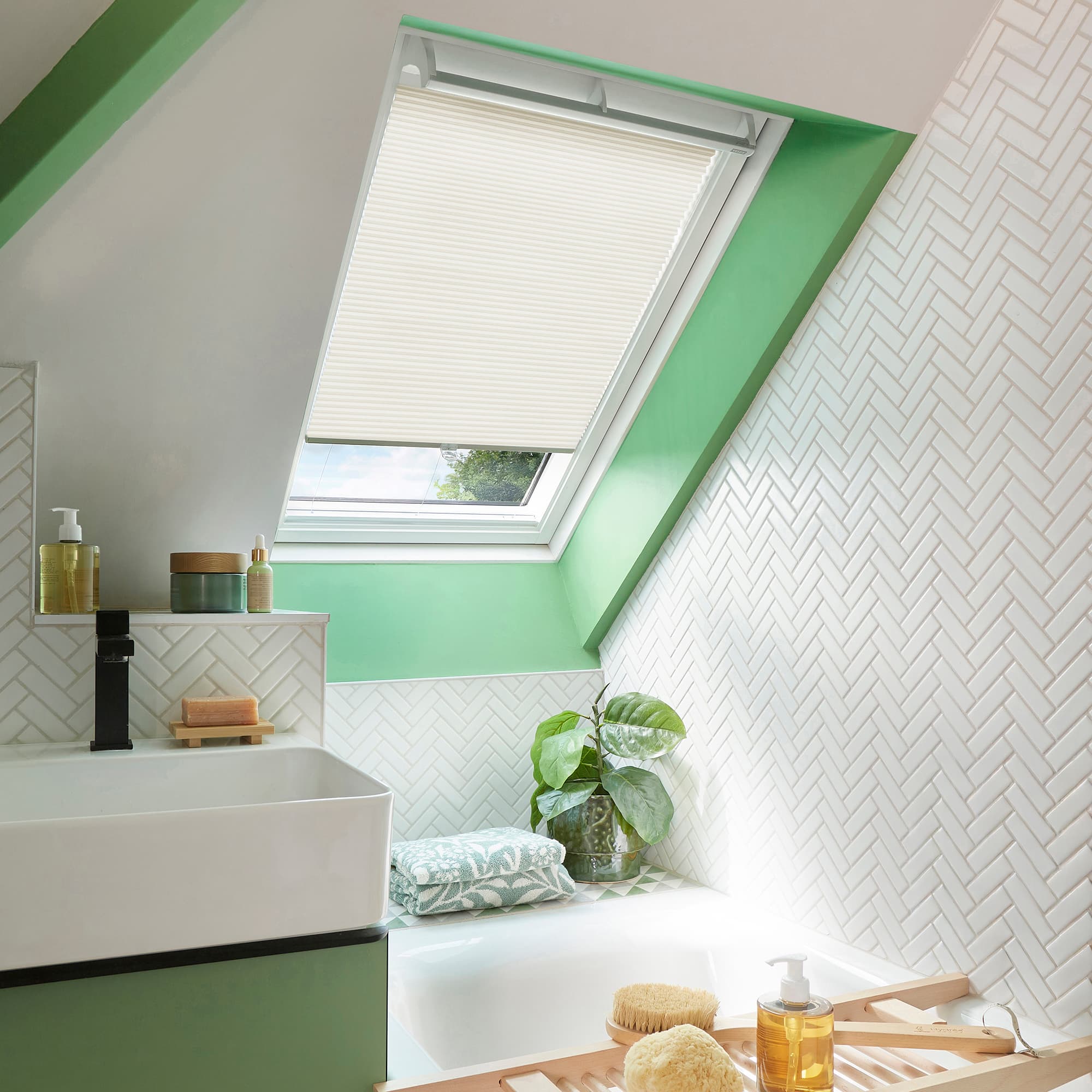 Duette Silk Dove Grey Honeycomb blind